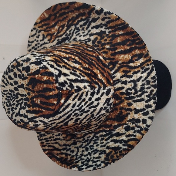 J. Hats - Picture 3 of 5